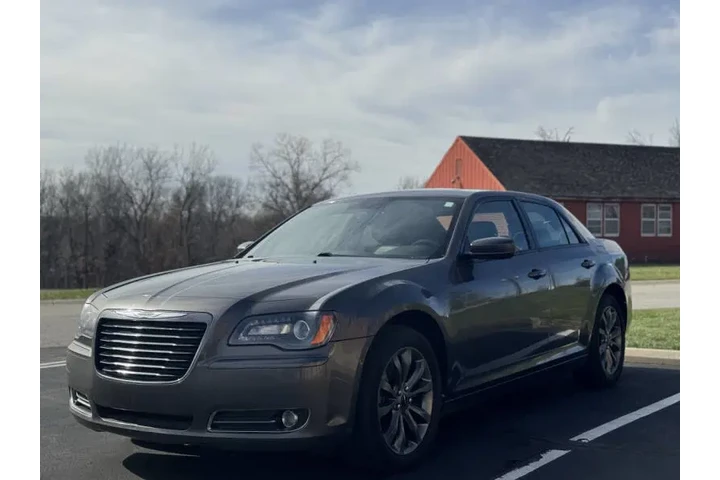 $8999 : 2014 300 S image 1