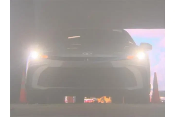 Toyota Camry 2025 SE 4dr Sed image 3