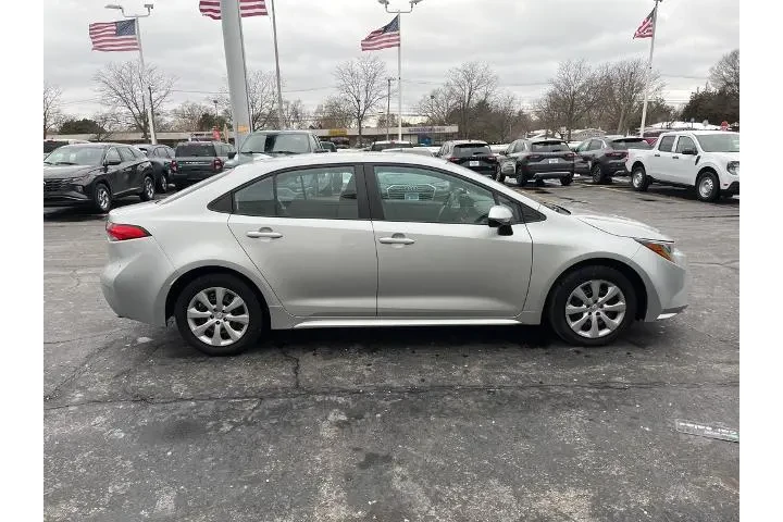 $16988 : Toyota Corolla 2022 LE 4dr S image 7