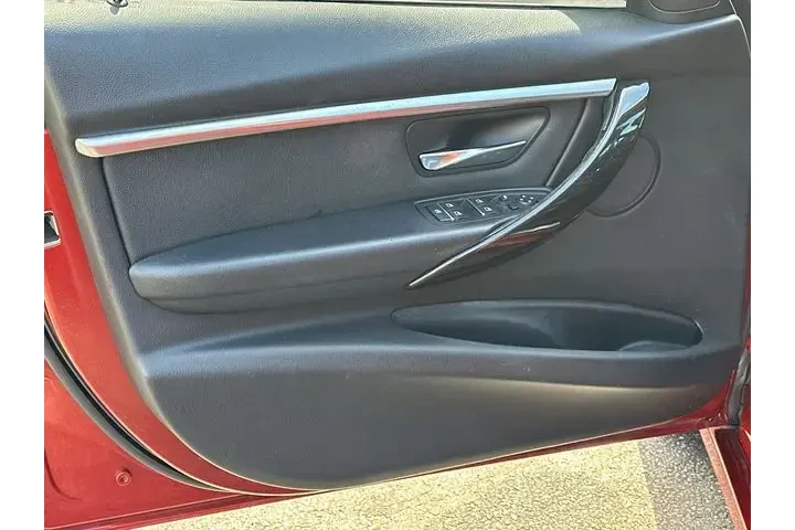 $11989 : BMW 3 Series 2018 330i 4dr S image 10