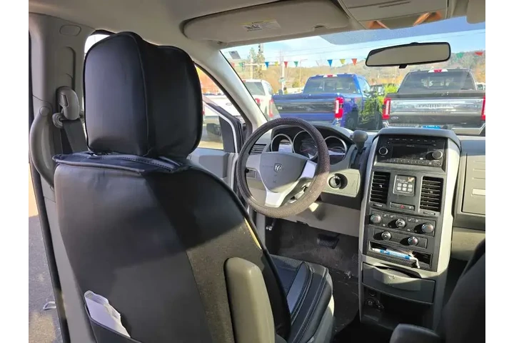 $4999 : Dodge Grand Caravan 2010 SE image 10