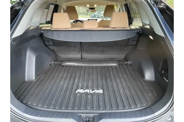 $30250 : Toyota RAV4 2025 AWD LE 4dr image 8