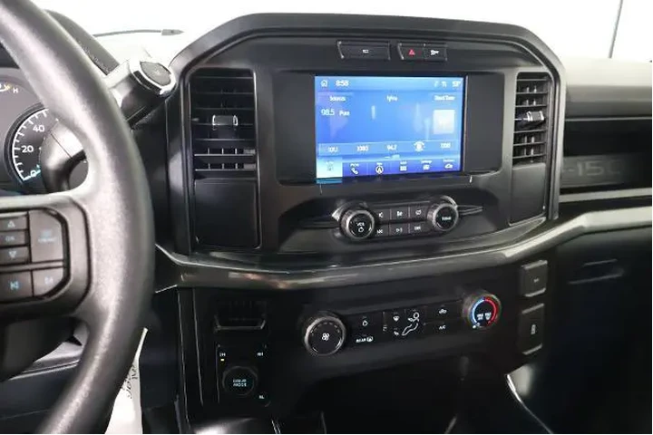 $33945 : Ford F-150 2023 4x4 Lariat 4 image 5