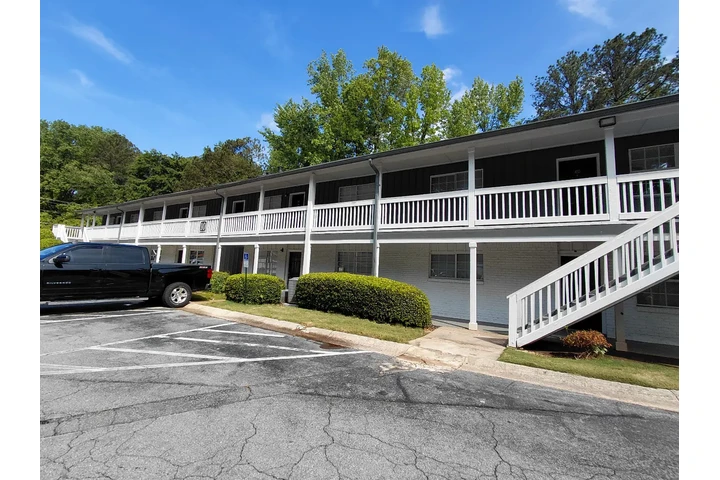 $945 : 1 Bedroom Available Now !! :D image 9