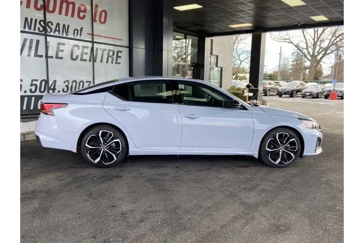 $17874 : Nissan Altima 2025 2.5 SR 4d image 4