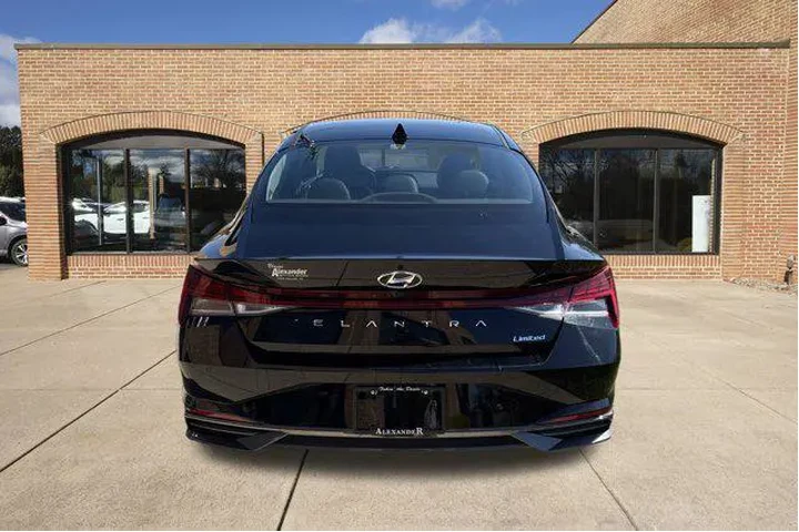 $19000 : Hyundai ELANTRA 2023 Limited image 4