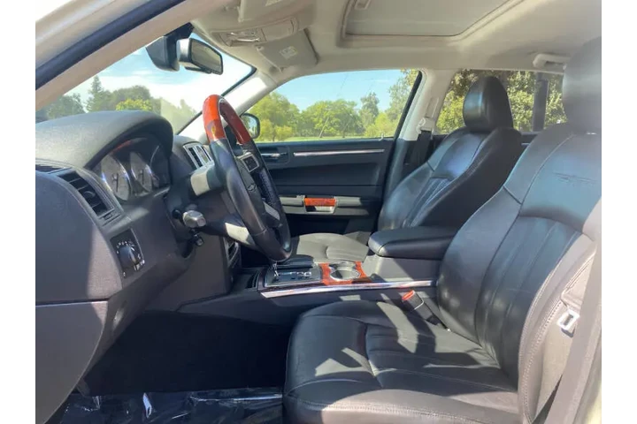 $9495 : 2010 300 C HEMI image 10