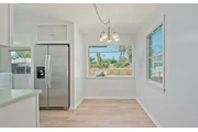 $2400 : 3 Bedroom House  in Lynwood thumbnail