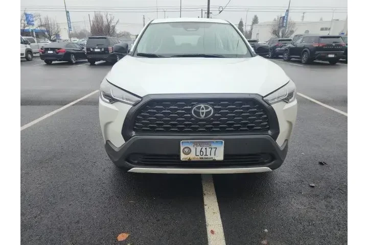 $24989 : Toyota Corolla Cross 2024 AW image 2