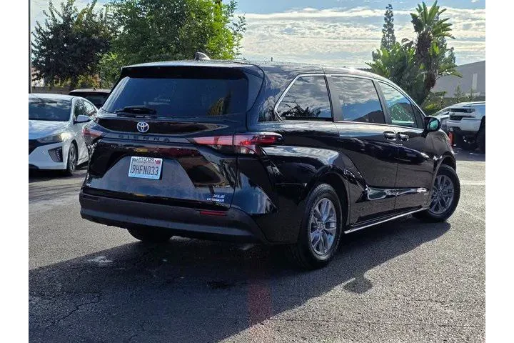 $38900 : Toyota Sienna 2021 AWD XLE 7 image 5
