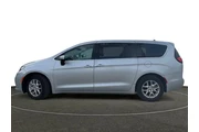 $25997 : Chrysler Pacifica 2023 Touri thumbnail