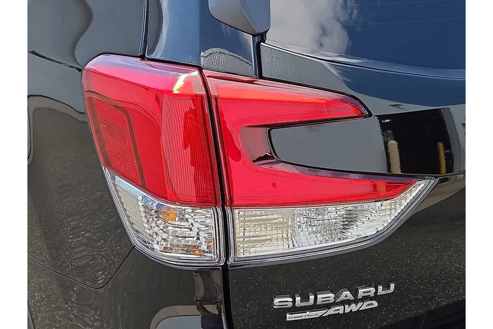 $26599 : Subaru Forester 2023 AWD Pre image 10