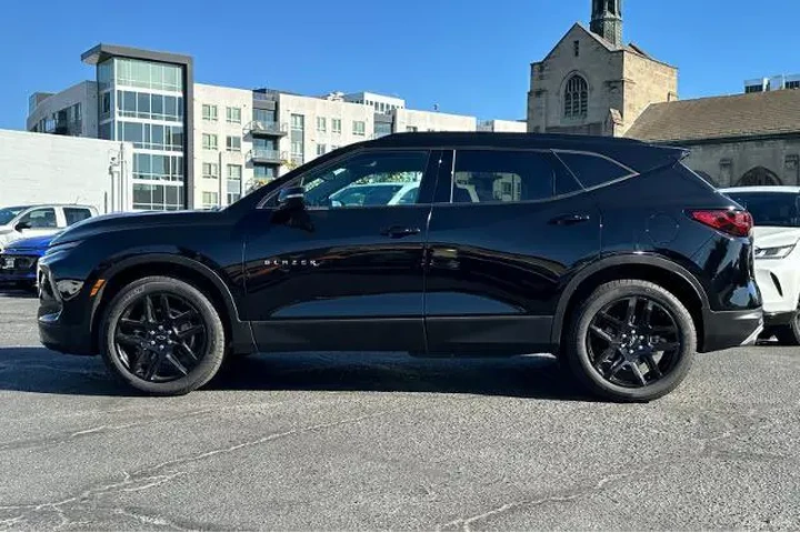 $27900 : Chevrolet Blazer 2023 AWD LT image 7