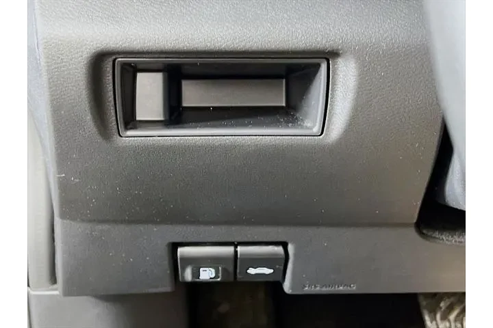 $16999 : Nissan Versa 2024 SV 4dr Sed image 10