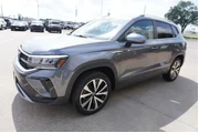 $21788 : Volkswagen Taos 2024 SE 4dr thumbnail