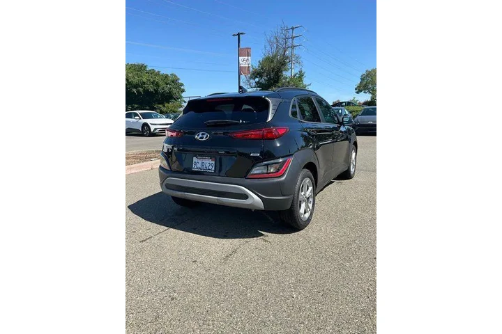 $18998 : Hyundai KONA 2022 AWD SEL 4d image 3