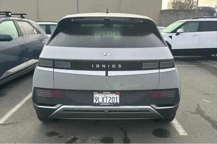 $23990 : Hyundai IONIQ 5 2024 SEL 4dr image 4
