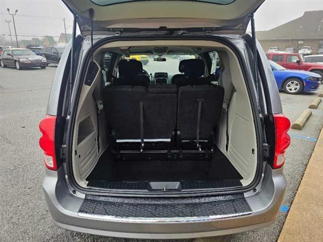 2016 Grand Caravan image 6