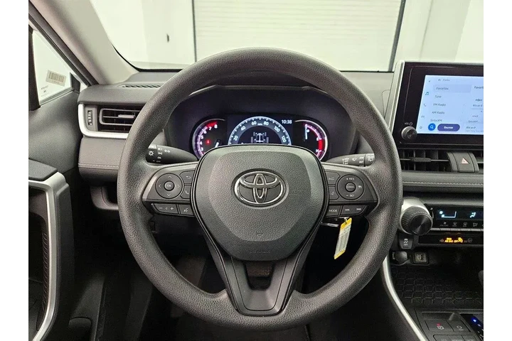 $26998 : Toyota RAV4 2024 AWD LE 4dr image 10