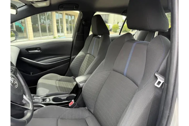 2021 Corolla SE image 10