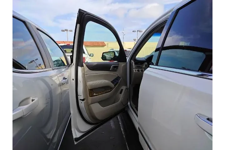 $22765 : GMC Yukon XL 2017 4x4 Denali image 4