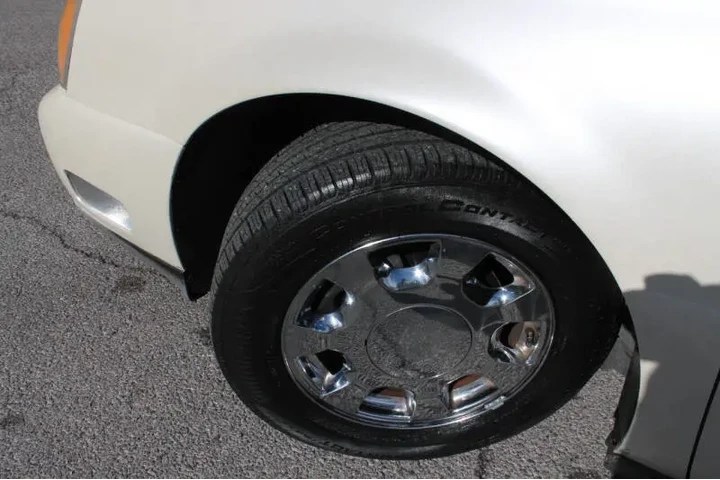 $5995 : 2000 DeVille image 10