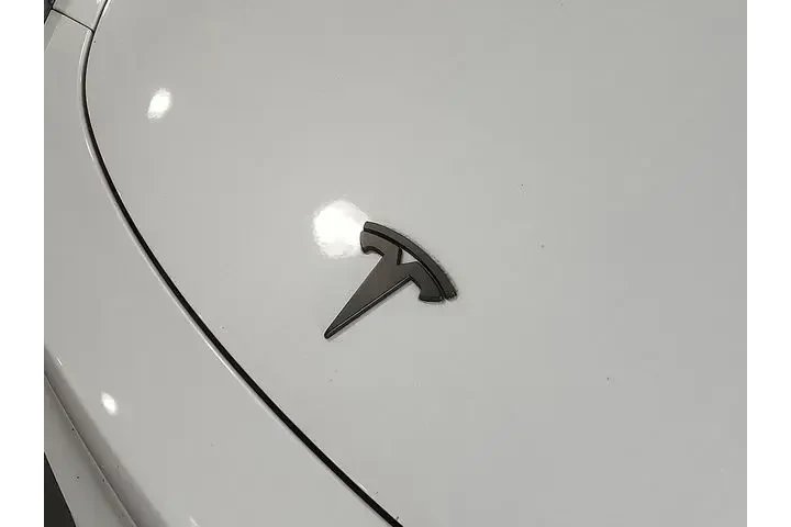 $32688 : Tesla Model Y 2023 AWD Long image 1