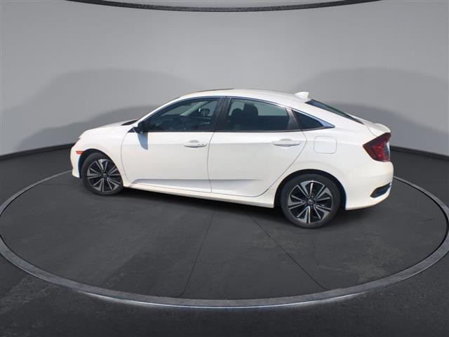 PRE-OWNED 2018 HONDA CIVIC SE image 6