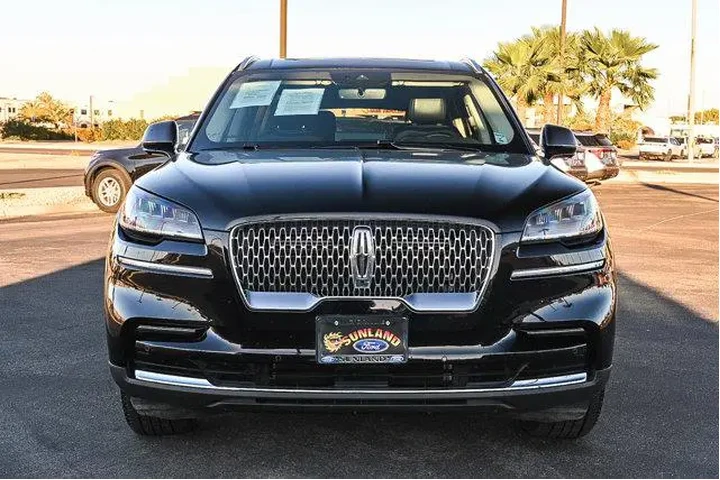 Lincoln Aviator 2023 AWD Res image 2