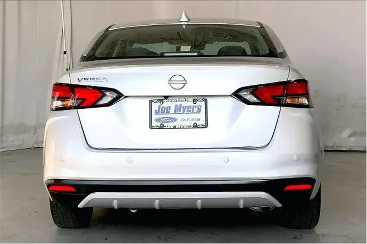 $15461 : Nissan Versa 2023 SV 4dr Sed image 4