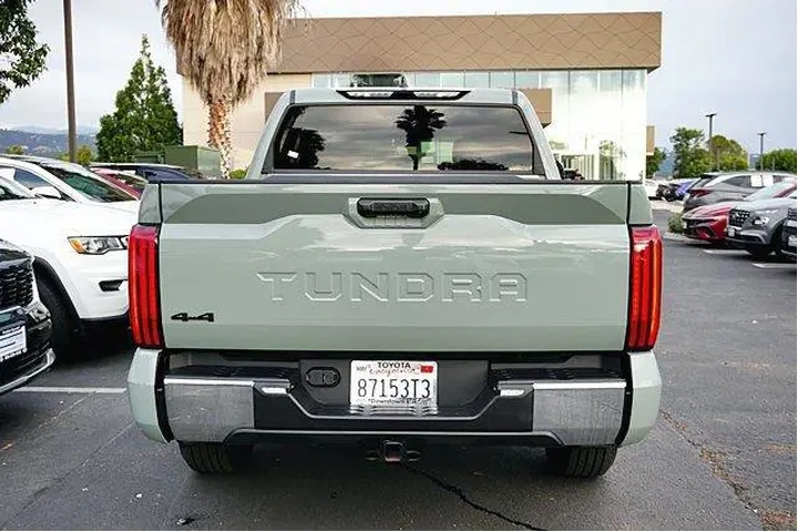 $39974 : Toyota Tundra 2023 4x4 SR5 4 image 10