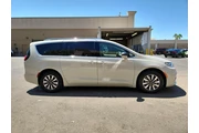 $23998 : Chrysler Pacifica Hybrid 202 thumbnail