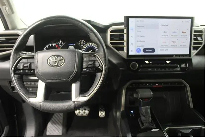 $35977 : Toyota Tundra 2022 4x2 SR5 4 image 2