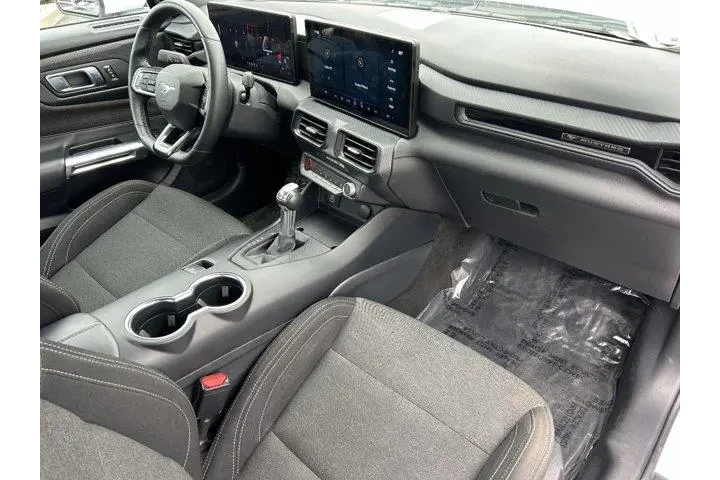 $30998 : Ford Mustang 2025 EcoBoost 2 image 8