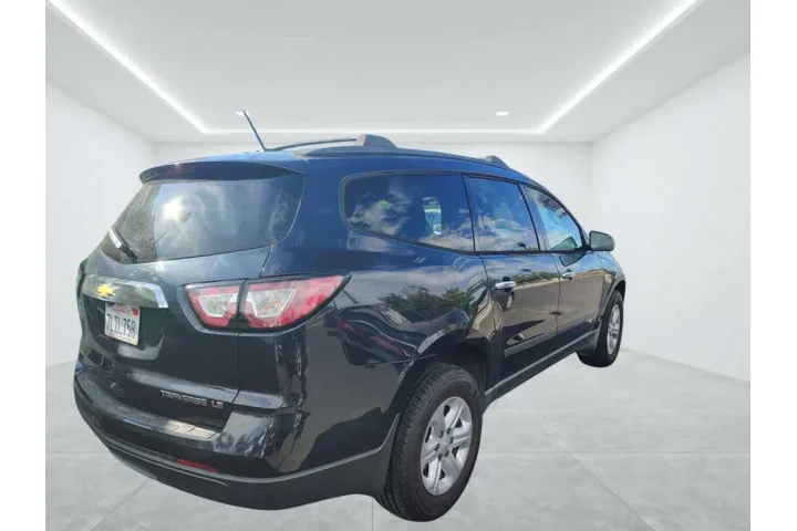 $6990 : 2015 Traverse LS image 4