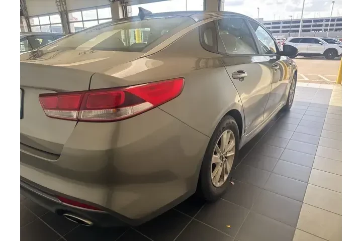 $10882 : Kia Optima 2018 LX 4dr Sedan image 6