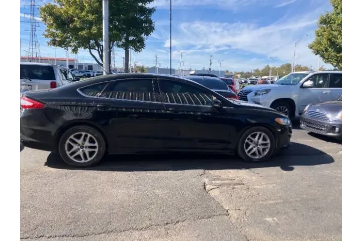 $8550 : 2016 Fusion SE image 6