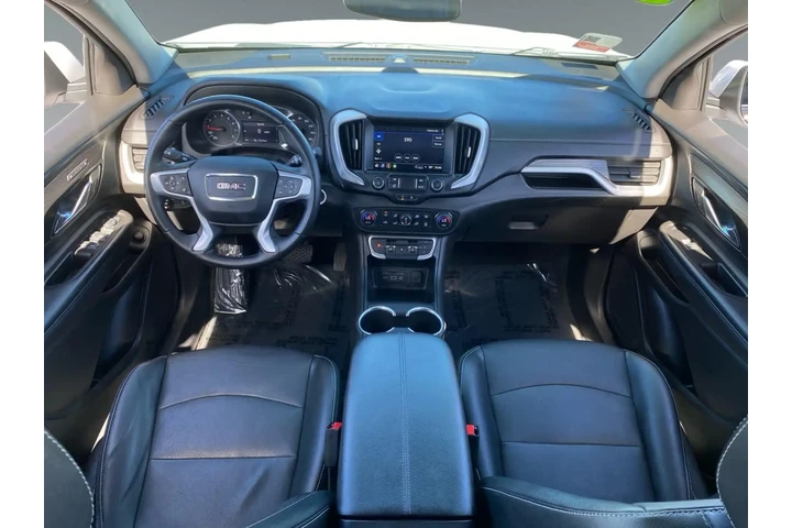 $27876 : GMC Terrain 2024 SLT 4dr SUV image 9