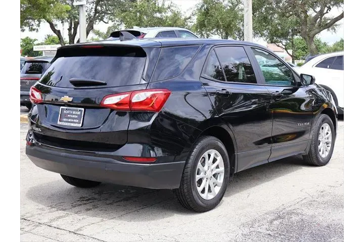 $14490 : Chevrolet Equinox 2021 LS 4d image 8