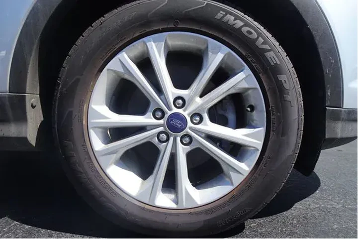 $11999 : 2018 Escape image 10
