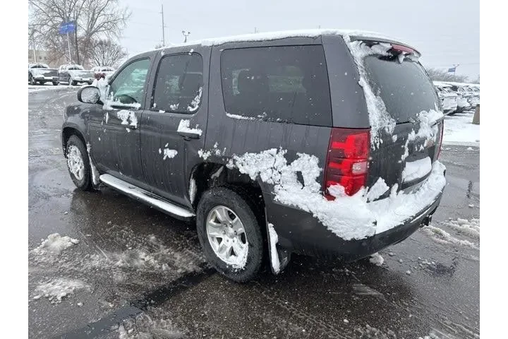 $6000 : Chevrolet Tahoe 2010 4x4 LS image 6