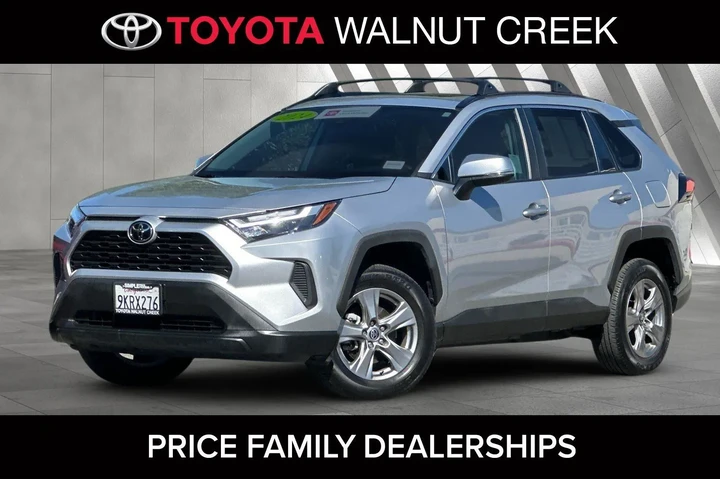 $31900 : Toyota RAV4 2024 AWD XLE 4dr image 1