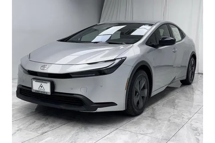 $25900 : Toyota Prius 2024 LE 4dr Hat image 5