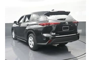 $30991 : Toyota Highlander 2023 L 4dr thumbnail