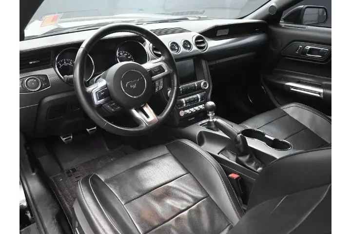 $27853 : Ford Mustang 2017 GT 2dr Fas image 4