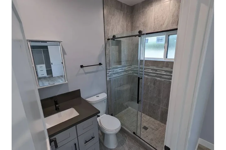 $3700 : Nice 3 bedroom house image 10