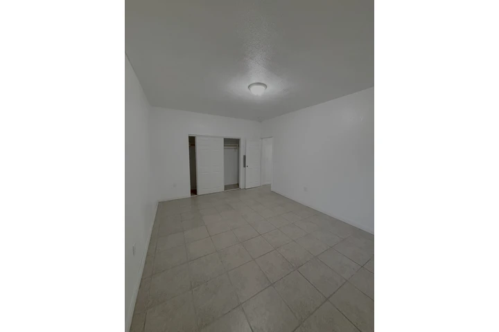 $2350 : Apartamento en Compton image 7