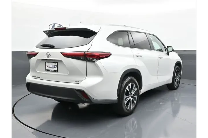 $31956 : Toyota Highlander 2022 XLE 4 image 9