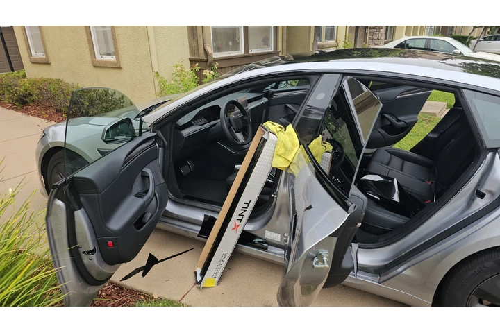 PRO MOBILE WINDOW TINTING image 4