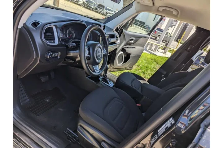 $14000 : 2020 Renegade Latitude image 7